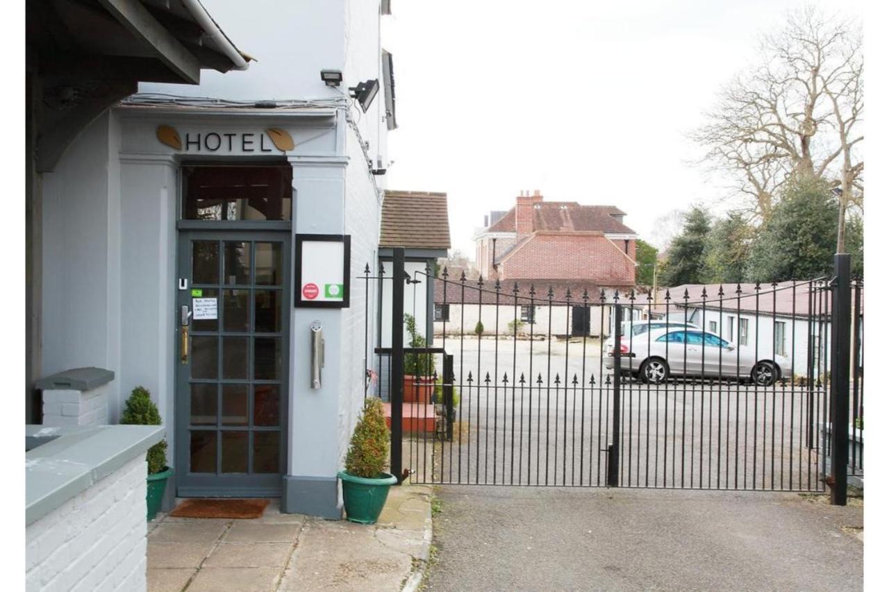 Hampton Court Hotel East Molesey Exterior foto